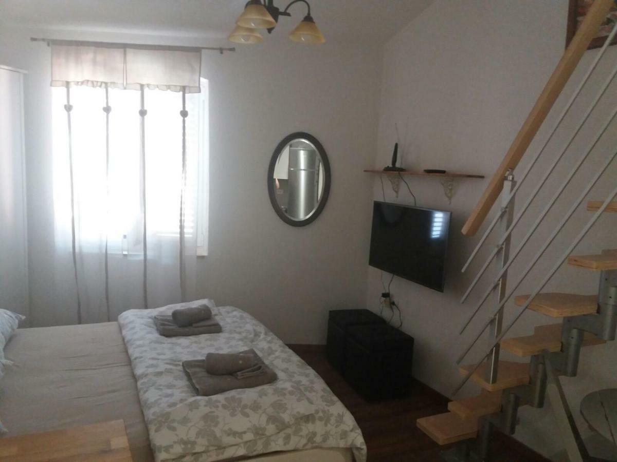 Apartman Studio Petar Apartment Сплит Екстериор снимка